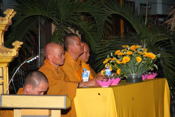 TP.HCM: Đêm hoa đăng mừng Thánh đạo
