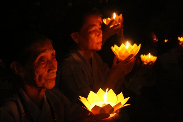 TP.HCM: Đêm hoa đăng mừng Thánh đạo