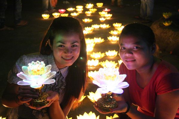 TP.HCM: Đêm hoa đăng mừng Thánh đạo