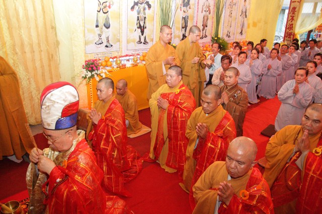 TP. HCM: Lễ tạ đàn Dược Sư Thất Châu tại chùa Huệ Quang
