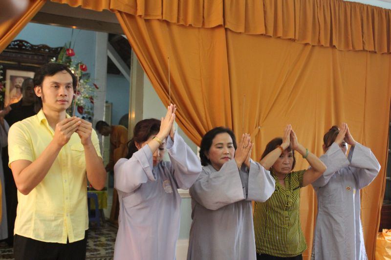 Chùm ảnh những phái đoàn phúng viếng ngày lễ tang đầu tiên của cố Trưởng lão HT. Thích Đắc Pháp – Phần I