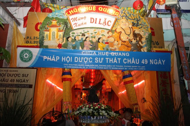 TP. HCM: Lễ tạ đàn Dược Sư Thất Châu tại chùa Huệ Quang