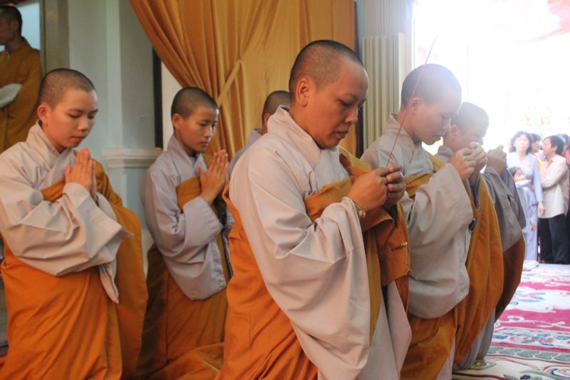 Chùm ảnh những phái đoàn phúng viếng ngày lễ tang đầu tiên của cố Trưởng lão HT. Thích Đắc Pháp – Phần I
