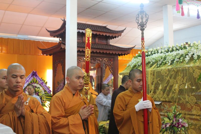 Chùm ảnh những phái đoàn phúng viếng ngày lễ tang đầu tiên của cố Trưởng lão HT. Thích Đắc Pháp – Phần I