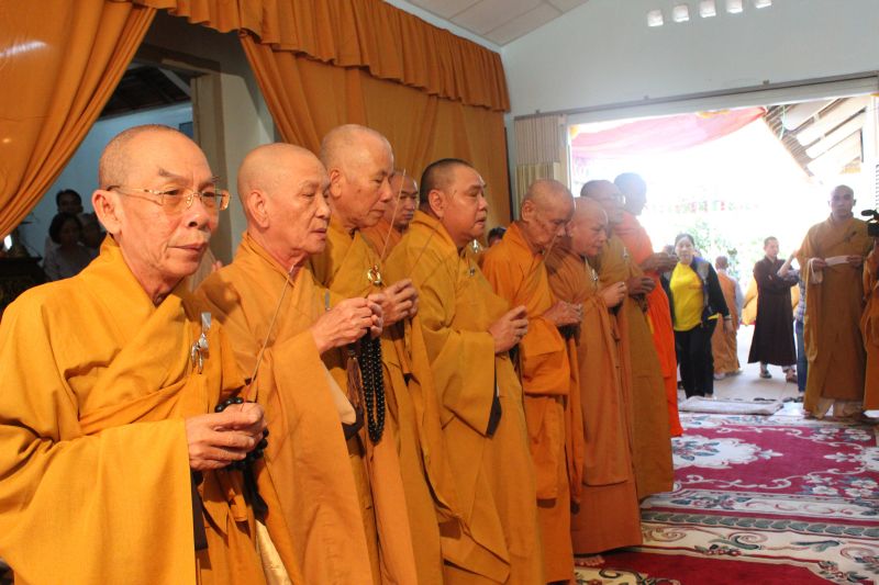 Chùm ảnh những phái đoàn phúng viếng ngày lễ tang đầu tiên của cố Trưởng lão HT. Thích Đắc Pháp – Phần I