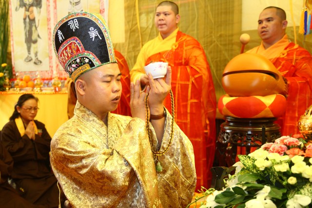 Chùm ảnh: Lễ hoàn đàn Dược Sư Thất Châu 3 ngày tại chùa Huệ Quang - Q. 10