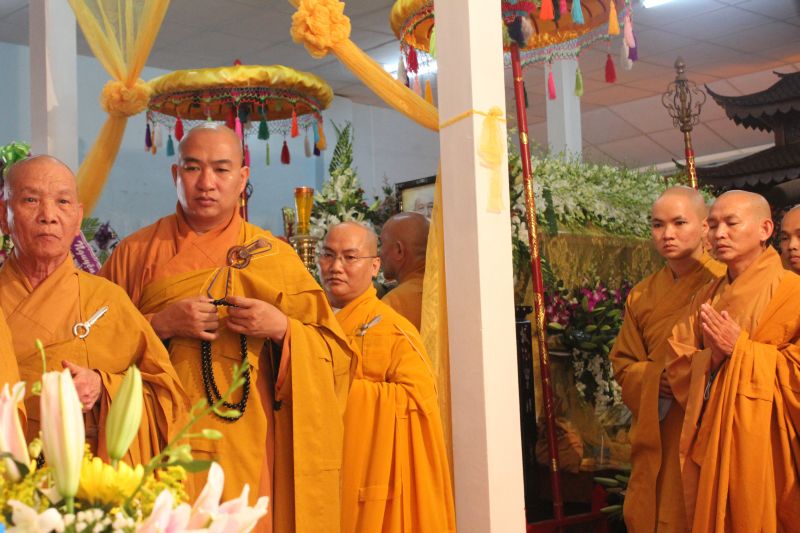 Chùm ảnh những phái đoàn phúng viếng ngày lễ tang đầu tiên của cố Trưởng lão HT. Thích Đắc Pháp – Phần I