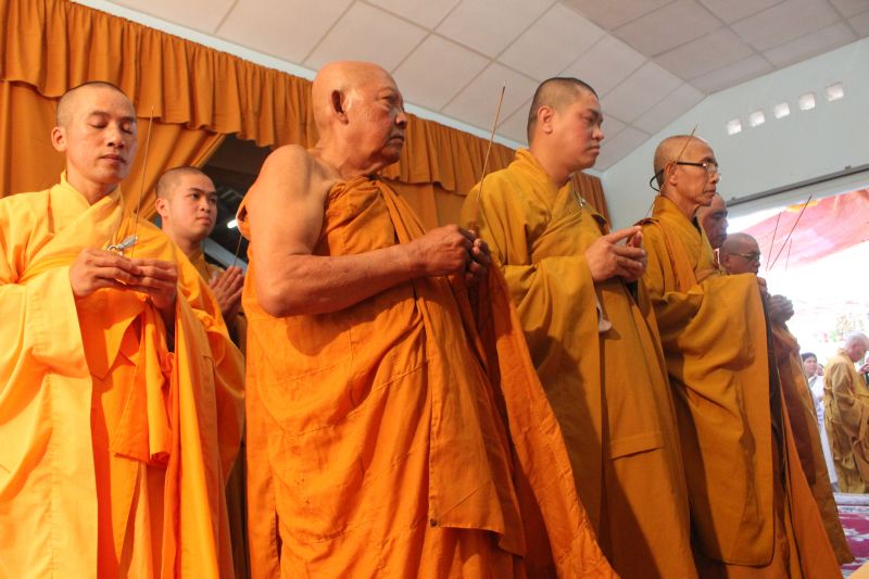 Chùm ảnh những phái đoàn phúng viếng ngày lễ tang đầu tiên của cố Trưởng lão HT. Thích Đắc Pháp – Phần I