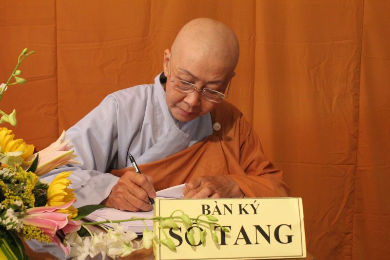 Chùm ảnh những phái đoàn phúng viếng ngày lễ tang đầu tiên của cố Trưởng lão HT. Thích Đắc Pháp – Phần I