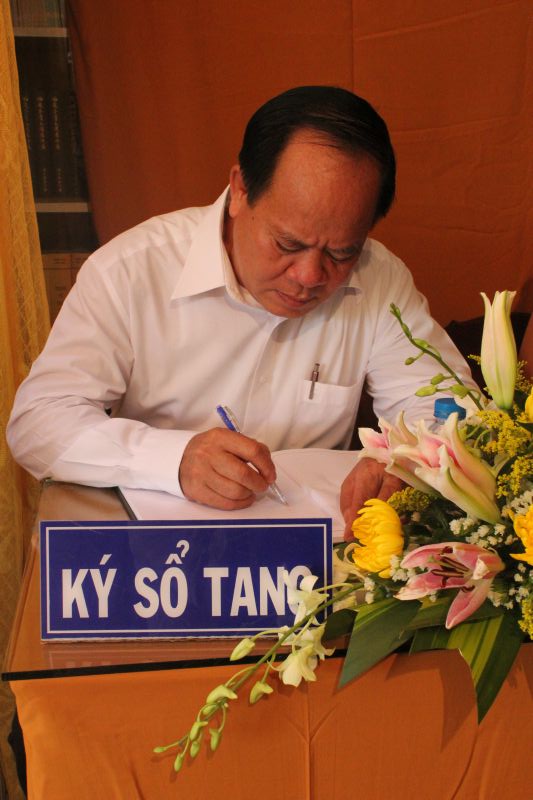 Chùm ảnh những phái đoàn phúng viếng ngày lễ tang đầu tiên của cố Trưởng lão HT. Thích Đắc Pháp – Phần I