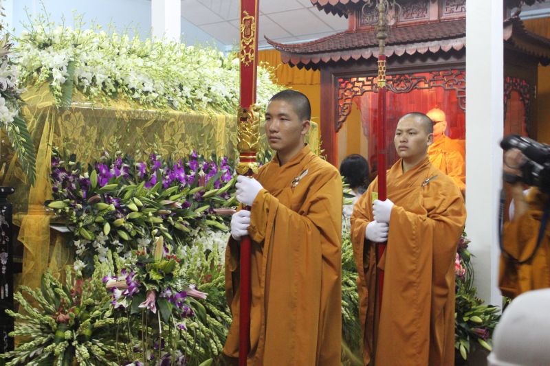 Chùm ảnh những phái đoàn phúng viếng ngày lễ tang đầu tiên của cố Trưởng lão HT. Thích Đắc Pháp – Phần I