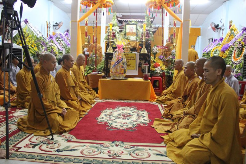 Chùm ảnh những phái đoàn phúng viếng ngày lễ tang đầu tiên của cố Trưởng lão HT. Thích Đắc Pháp – Phần I