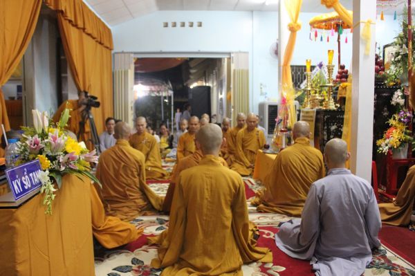 Vinh Long: Thiền tọa bên kim quan nhục thân Thầy