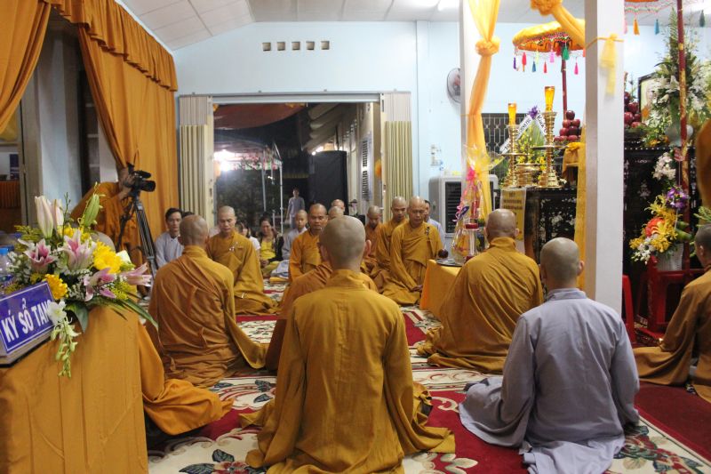 Chùm ảnh những phái đoàn phúng viếng ngày lễ tang đầu tiên của cố Trưởng lão HT. Thích Đắc Pháp – Phần I