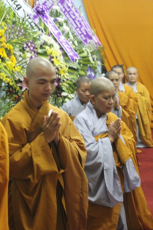 Chùm ảnh những phái đoàn phúng viếng ngày lễ tang đầu tiên của cố Trưởng lão HT. Thích Đắc Pháp – Phần I