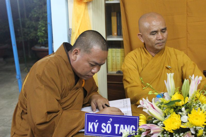 Chùm ảnh những phái đoàn phúng viếng ngày lễ tang đầu tiên của cố Trưởng lão HT. Thích Đắc Pháp – Phần I