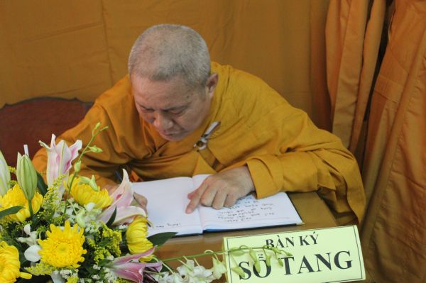 Vĩnh Long: Tang lễ ngày thứ hai của cố HT. Thích Đắc Pháp - Phần II