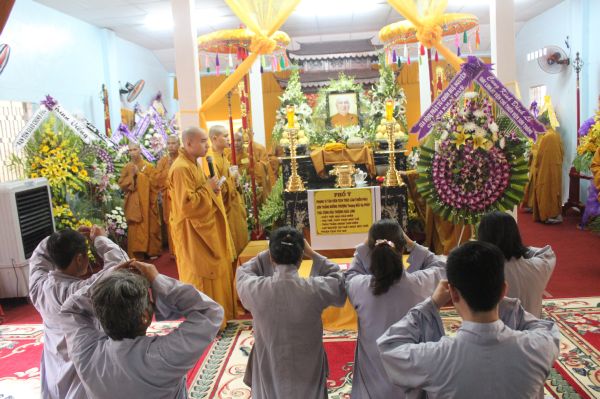 Vĩnh Long: Tang lễ ngày thứ hai của cố HT. Thích Đắc Pháp - Phần II