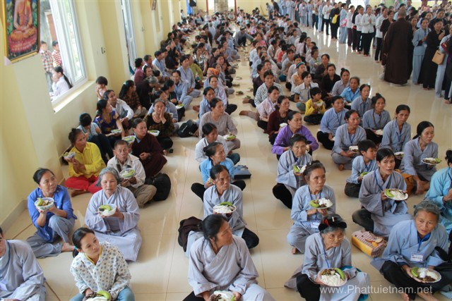 Nghệ An: ĐĐ. Thích Tuệ Minh thuyết giảng tại khóa tu An Lạc chùa Chí Linh