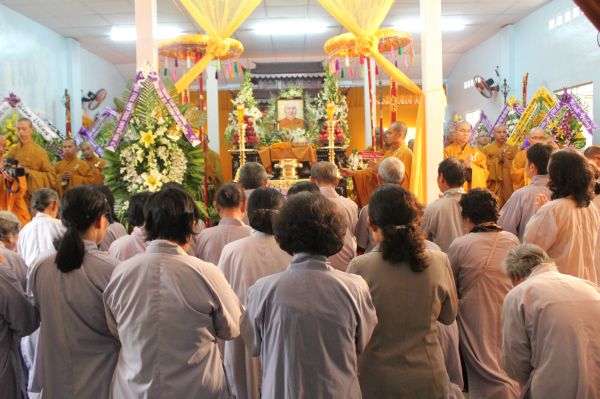 Vĩnh Long: Tang lễ ngày thứ hai của cố HT. Thích Đắc Pháp - Phần II