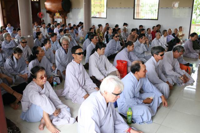 Long An: Chùa Khánh Ninh tổ chức khoá tu dành cho bệnh nhân ung bướu và khiếm thị