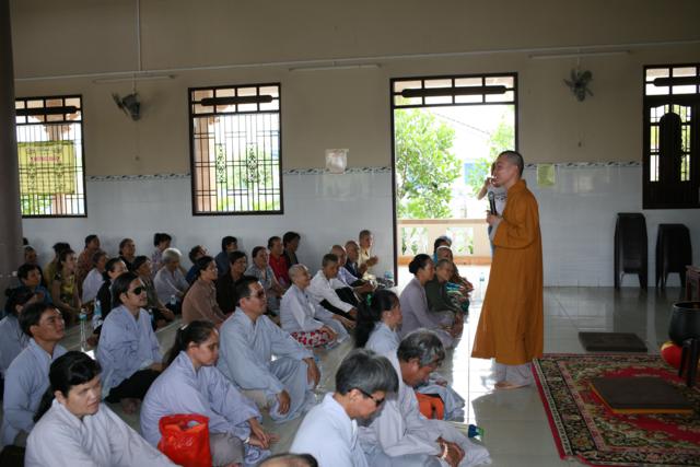 Long An: Chùa Khánh Ninh tổ chức khoá tu dành cho bệnh nhân ung bướu và khiếm thị