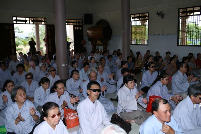 Long An: Chùa Khánh Ninh tổ chức khoá tu dành cho bệnh nhân ung bướu và khiếm thị