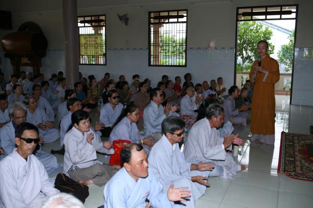 Long An: Chùa Khánh Ninh tổ chức khoá tu dành cho bệnh nhân ung bướu và khiếm thị