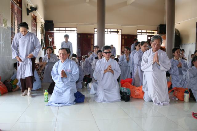 Long An: Chùa Khánh Ninh tổ chức khoá tu dành cho bệnh nhân ung bướu và khiếm thị