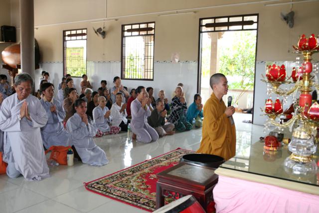 Long An: Chùa Khánh Ninh tổ chức khoá tu dành cho bệnh nhân ung bướu và khiếm thị