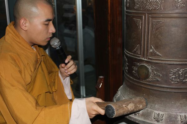 Vinh Long: Thiền tọa bên kim quan nhục thân Thầy