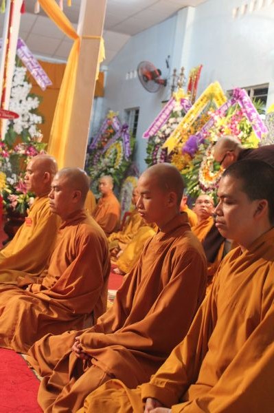Vinh Long: Thiền tọa bên kim quan nhục thân Thầy