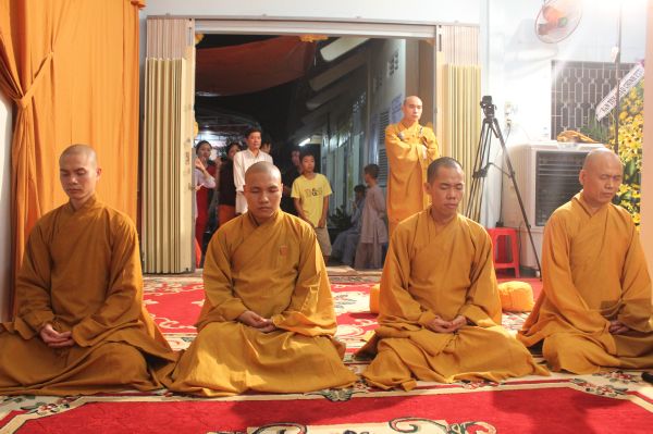 Vinh Long: Thiền tọa bên kim quan nhục thân Thầy