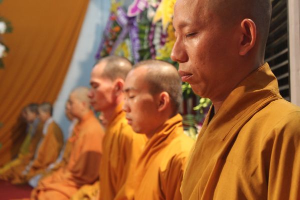 Vinh Long: Thiền tọa bên kim quan nhục thân Thầy