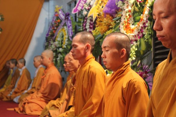 Vinh Long: Thiền tọa bên kim quan nhục thân Thầy
