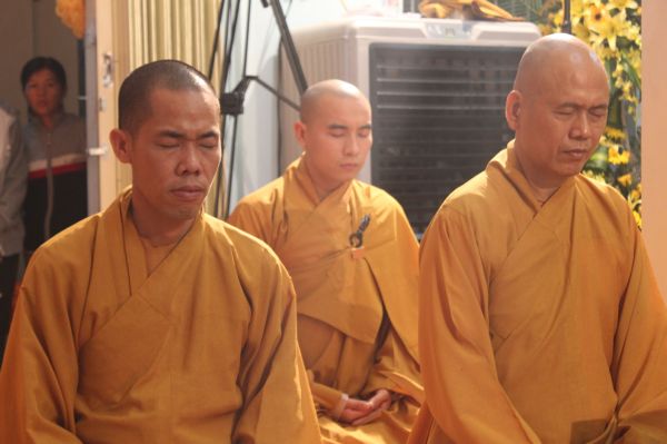 Vinh Long: Thiền tọa bên kim quan nhục thân Thầy