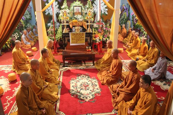 Vinh Long: Thiền tọa bên kim quan nhục thân Thầy