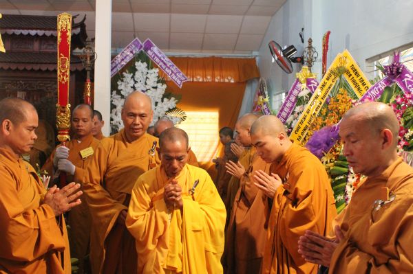 TV Sơn Thắng: Phúng viếng lễ tang cố HT. Thích Đắc Pháp - phần IV