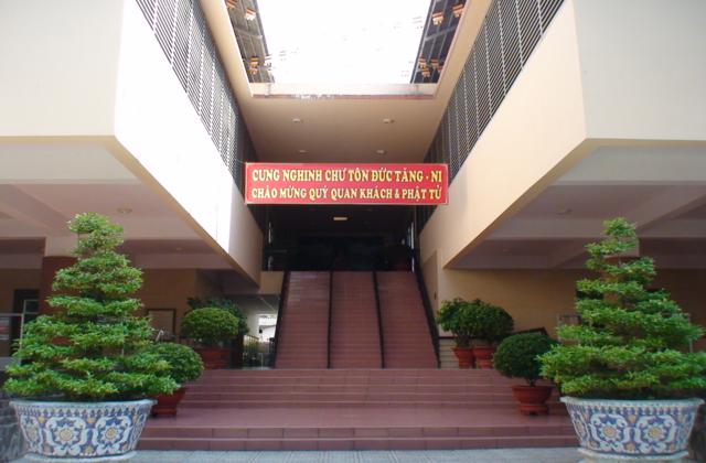 Trường TCPH TP. HCM: Họp bàn chuẩn bị lễ tốt nghiệp và tuyển sinh khóa mới