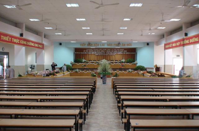 Trường TCPH TP. HCM: Họp bàn chuẩn bị lễ tốt nghiệp và tuyển sinh khóa mới