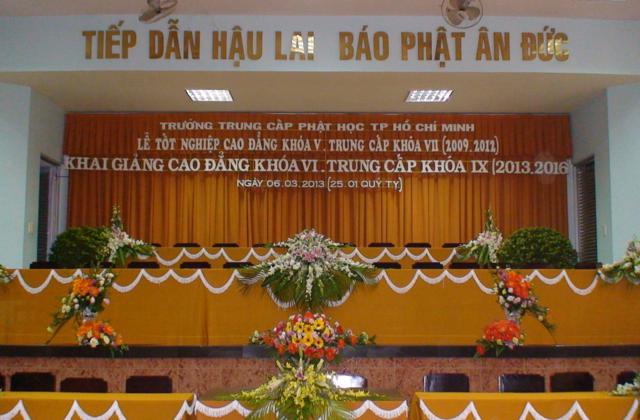 Trường TCPH TP. HCM: Họp bàn chuẩn bị lễ tốt nghiệp và tuyển sinh khóa mới