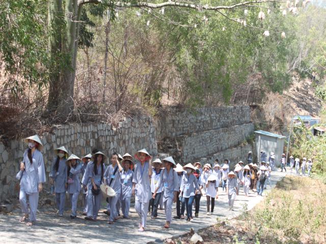 Gieo Hạt Từ Tâm kì 12: Cậu ấm cô chiêu làm nông dân