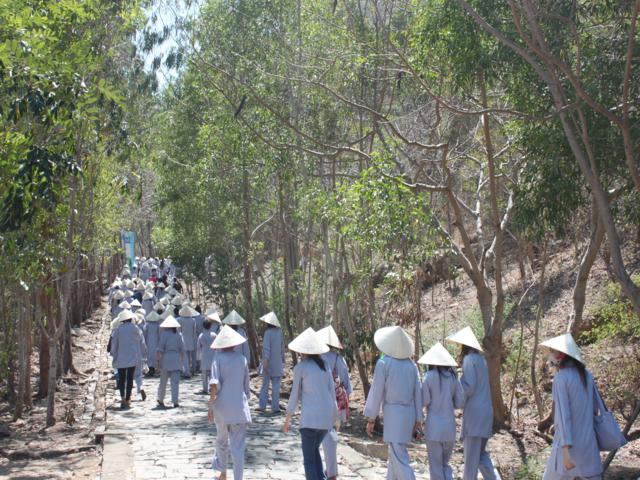 Gieo Hạt Từ Tâm kì 12: Cậu ấm cô chiêu làm nông dân