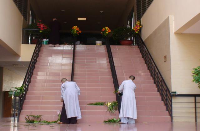 Trường TCPH TP. HCM: Họp bàn chuẩn bị lễ tốt nghiệp và tuyển sinh khóa mới