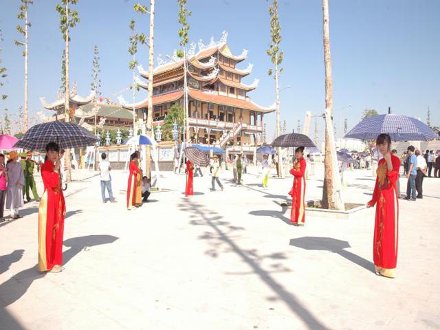 Bình Dương: Đại lễ an vị Kỳ Lam Ngọc Phật lạc thành chánh điện chùa Hội An