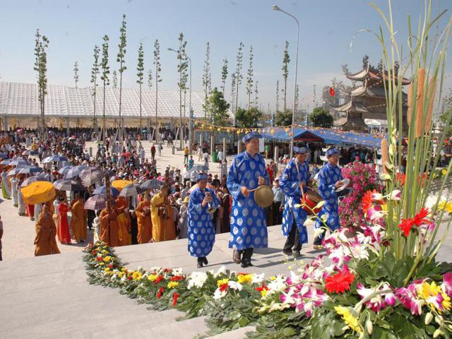 Bình Dương: Đại lễ an vị Kỳ Lam Ngọc Phật lạc thành chánh điện chùa Hội An