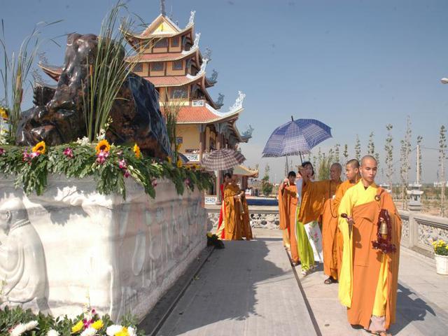 Bình Dương: Đại lễ an vị Kỳ Lam Ngọc Phật lạc thành chánh điện chùa Hội An