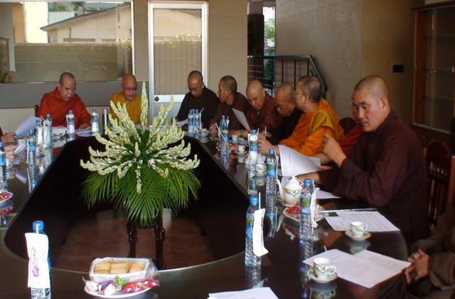 Trường TCPH TP. HCM: Họp bàn chuẩn bị lễ tốt nghiệp và tuyển sinh khóa mới