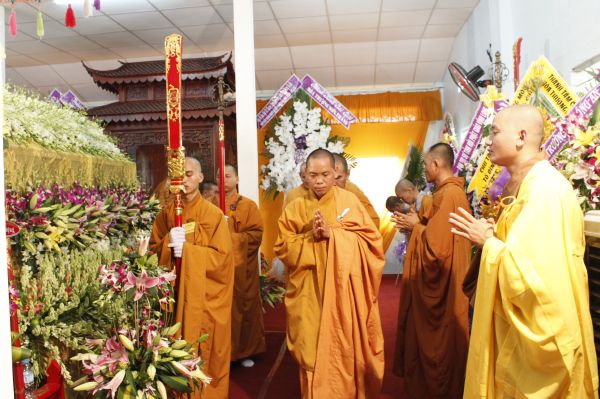 TV Sơn Thắng: Phúng viếng lễ tang cố HT. Thích Đắc Pháp - phần IV