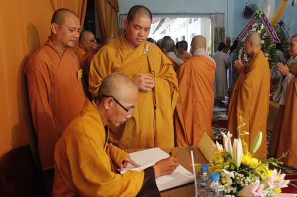TV Sơn Thắng: Hình ảnh phúng viếng tang lễ phần III